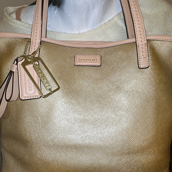 Coach Park Metro tote beautiful gold w/ beige (with a slight hue of pink) F25663 - Picture 4 of 16